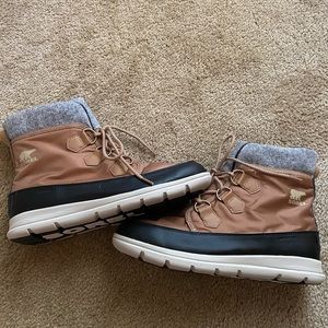 SOREL women’s boots, size 11.